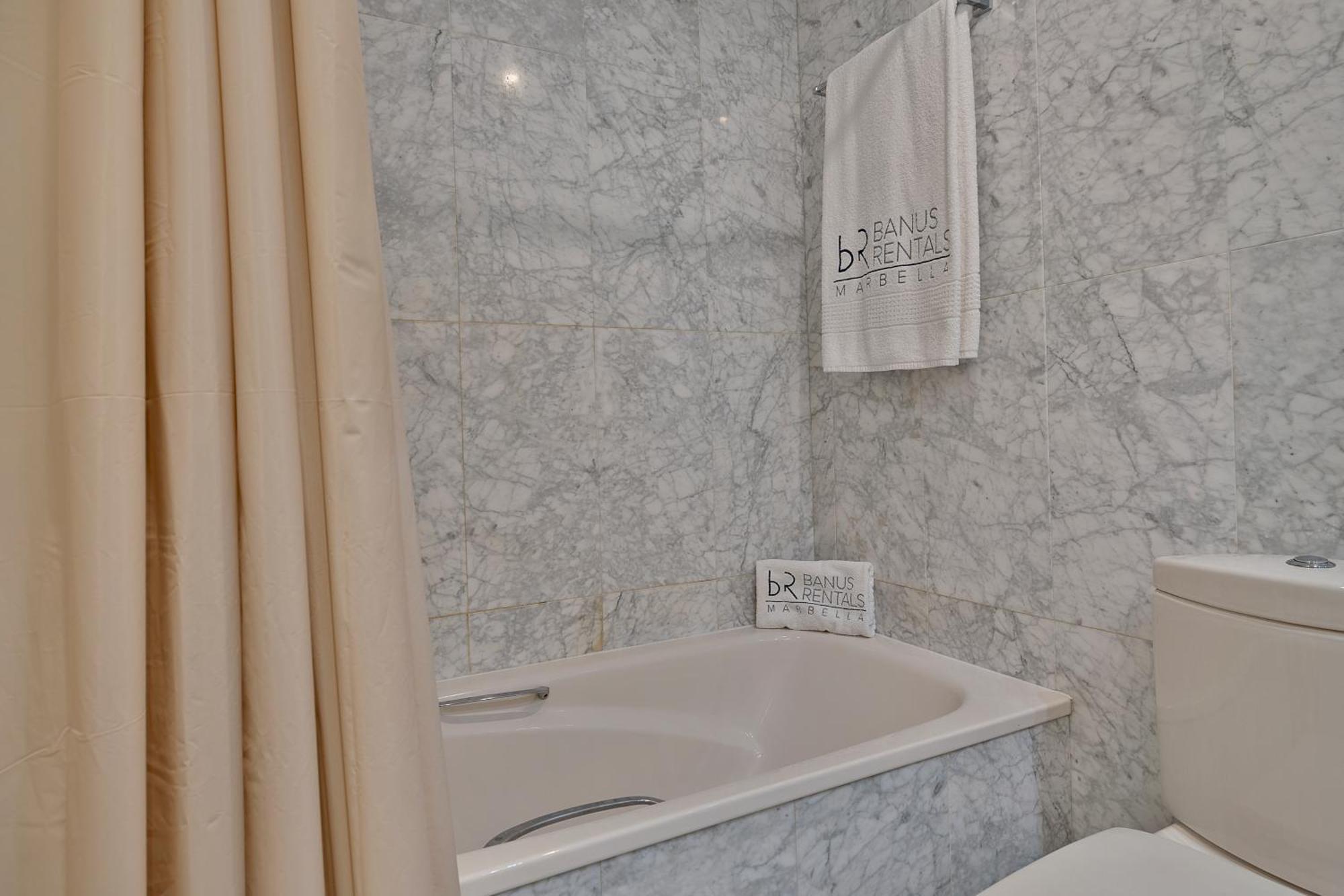 2 Bedroom Apartment In Medina Garden - Puerto Banus Marbella Eksteriør bilde